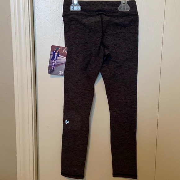 Triple Flip Charcoal Leggings - Picture 4 of 6